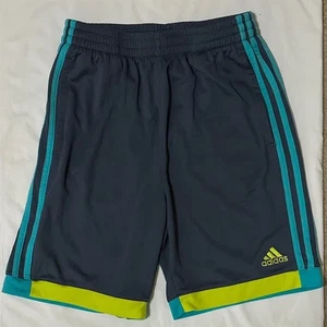 Adidas Sportshorts Junge Large 14/16 blau türkis Borten elastische Taschen gebraucht, in einwandfreiem Zustand - Bild 1 von 6