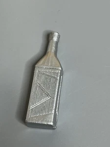 STAR TREK TNG/DS9 KLINGON BLOOD WINE BOTTLE ACTION FIGURE ACCESSORY (ART ASYLUM) - Picture 1 of 1