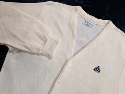 Cárdigan Suéter Vintage IZOD Hombres XL Crema Hecho en EE. UU. Cuello en V Acrílico Cresta Logo Foto 1 de 4