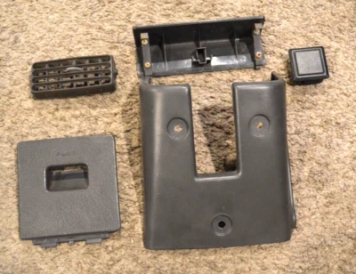 FORD FESTIVA DASH PARTS TRIM FUSE PANEL VENT CLIP COVER BEZEL LOT  1988-1993 — 第 1/4 张图片