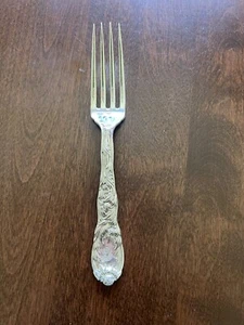 Tiffany & Co. 菊花纯银晚餐叉 7 1/2 英寸单色 - 第 1 张/共 7 张