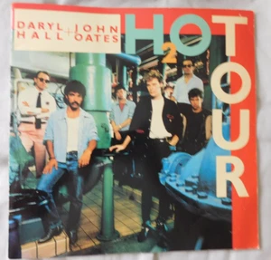 Daryl Hall & John Oates Hot Tour 1983 Concert Program Ex - Picture 1 of 5