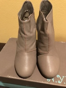 N.Y.L.A. Noelle Leather Taupe Wedge Ankle Boots 8.5 - Picture 1 of 9