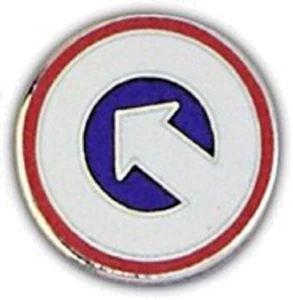 MILITARY HAT LAPEL PIN - 1st LOGISTICS COMMAND PIN - NEW - Picture 1 of 1