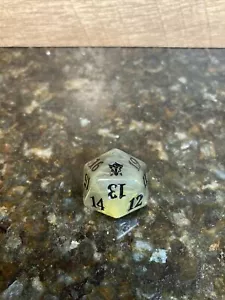 MTG GIALLO E NERO SPINDOWN D20 CONTATORE VITA DI DRAGONS OF TARKIR - Foto 1 di 1