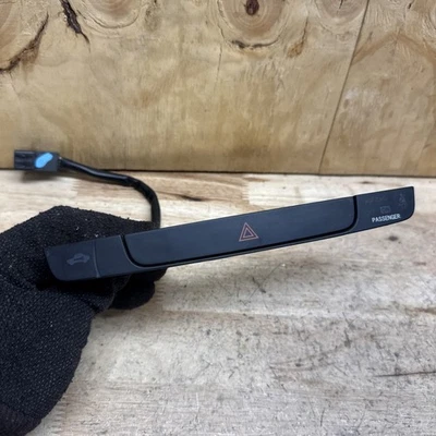 Toyota Highlander 2008-2012 Center Dash Hazard Switch Button 84010-0E050 - Image 1 of 4