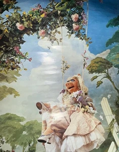 Vintage 1980 Daydream Miss Piggy Swing Poster 38-1/2” X 26-1/2” - Picture 1 of 22