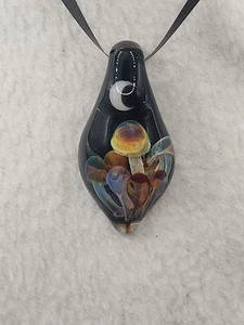 Blown Glass Pendant Crescent Moon At Night with 8 Mushroom Fungus Cluster 2" - Picture 1 of 11