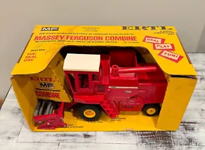 1/20 Massey Ferguson 760 Toy Combine With Yellow Rims - Picture 1 of 5