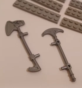 Weapons accessories 51642 & 51641 axe tools Lego +6 flat bricks 3034 2 x 8 studs - Picture 1 of 4