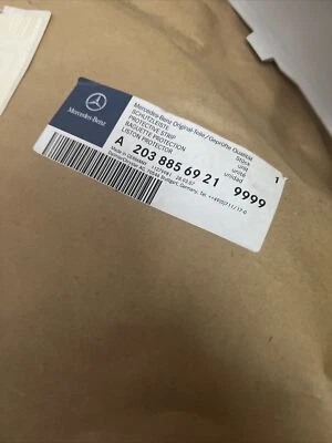 Molduras parachoques delantero derecho e izquierdo mercedes sport cupé 2038856921 2038857021 Foto 1 de 4