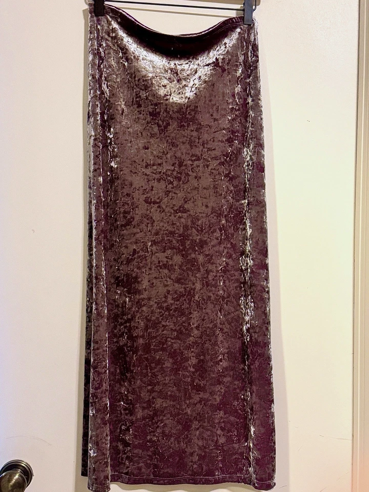 🌸 Vintage-Inspired Crushed Velvet Maxi Skirt – Deep Plum / Mauve Shine - Image 1 of 2