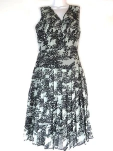 Halogen Women's Fit and Flair Dress Size 6 Sleeveless V-Neck Pleated Skirt + Top - Picture 1 of 8