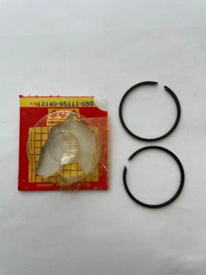 NOS SUZUKI GAUCHO TS50 (1972-74) 12140-05111-050 - JUEGO ANILLO PISTÓN Foto 1 de 3