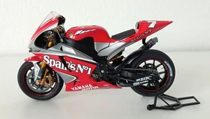 1/12 Masterwork Tamiya Yamaha YZR-M1 Fortuna Checa MotoGP 2004 - Picture 1 of 4