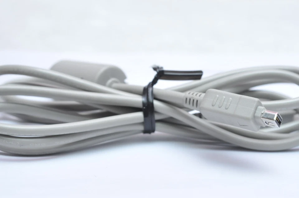 Cable USB de datos de carga gris Olympus CB-USB5/6 para OM-D E-M10 Mark II/OM-D E-M10 Foto 1 de 1