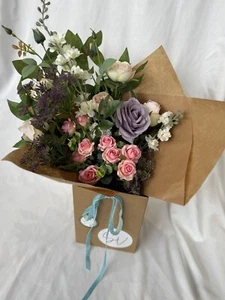 Ramo Día de la Madre Regalo Flores de Seda Artificial Arreglo Grande Entregado - Imagen 1 de 5