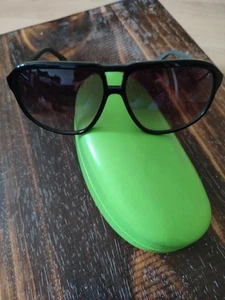 KissKill Herren Sonnenbrille Schwarz Lack  mit grau und rot - Bild 1 von 6