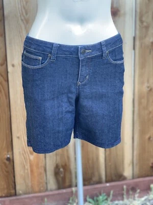 Bermudas de mezclilla para mujer Chadwicks lavado oscuro corte boot talla 8P Petite Foto 1 de 4