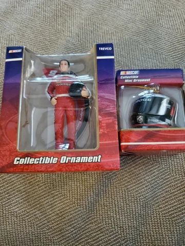 RARE KASEY KAHNE #9 FIGURE CHRISTMAS ORNAMENTS Decor 2006 NASCAR MOTORSPORTS FS Cover