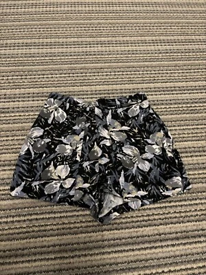 Topshop Grey Floral Shorts Size 8 - Image 1 of 3