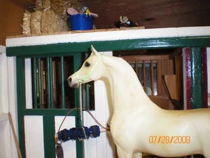 Jaapi - Simple LIME Arabian Show Halter - fits Breyer/Stone model horses - Picture 1 of 1