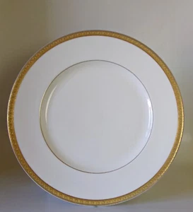 ROYAL DOULTON ROYAL GOLD 270mm DINNER PLATE GOOD CONDITION SECOND QUAILITY - Picture 1 of 3