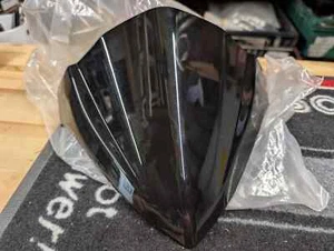 Pantalla frontal de humo oscuro (n.º 2) #G55 Kymco Visar VSR125 y CK1 125 OEM - Imagen 1 de 5