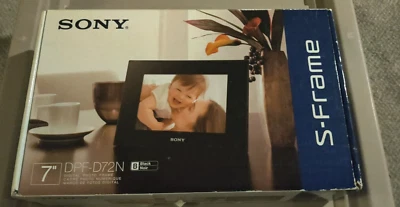 Sony S-Frame 7" Digital Photo Frame Picture Clock With Remote Model DPF-D72N - Image 1 of 4