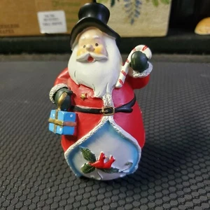 Santa de resina con cardenales rojos sosteniendo bastón de caramelo y presente cuidador de estante de 5" - Imagen 1 de 11