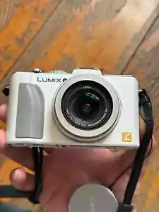 Panasonic LUMIX DMC-LX5 10.1MP 3.8X Optical Zoom Digital Camera White - Picture 1 of 8
