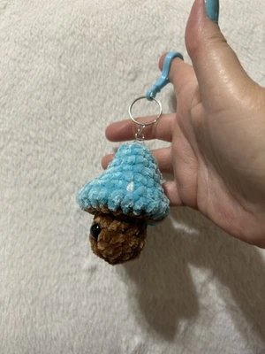 Llavero Mushroom Pop Amigurumi Peluche Azul y Marrón Ganchillo a Mano Foto 1 de 4
