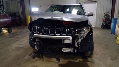 Chassis ECM On Transmission Fits 14-21 CHEROKEE 4197720 - Image 1 of 4