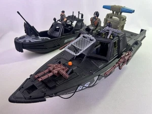 2 Army Boats River Patrol/Sentry Outpost Boat Sentinel 1 W/ 3 Action Figures - Picture 1 of 13