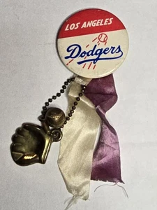 Vintage Los Angeles Dodgers Pinback Button MLB Baseball Glove Ball Ribbon 50s 60 - Picture 1 of 5