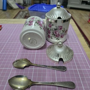 2 x Enoch Wedgwood Tunstall Preserve Pots Silver Plated Lids & Spoons - Picture 1 of 16