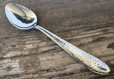 1 cuchara para servir de mesa Mikasa Elyson martillada de acero inoxidable 18/0 8 7/8" Foto 1 de 2