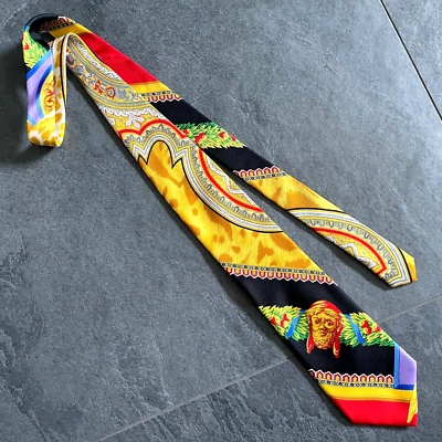 GIANNI VERSACE COUTURE Corbata de Seda Animal Paisley y Medusa Estampado 1 de F/W 1995/96 Foto 1 de 4