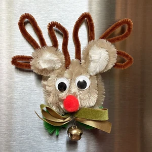Vintage Chenille Reindeer Magnet Refrigerator Pipe Cleaner Christmas Googly Eyes - Picture 1 of 11