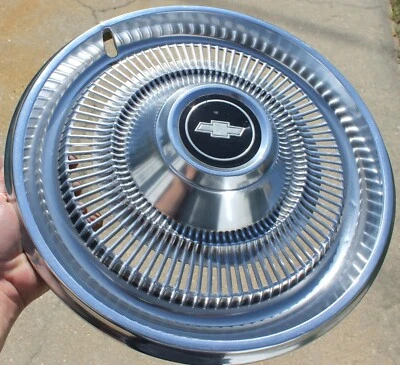 (UNO) CUBIERTA DE RUEDA TAPACUBOS 15" CHEVROLET Chevelle Impala Monte Carlo 1970-1975 OEM Foto 1 de 4