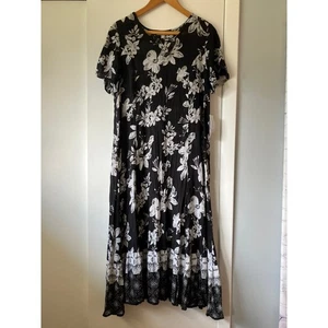 Neu mit Etikett Woman Within schwarz Blumen Crinkle Maxikleid Kurzarm Größe 18/20 L - Bild 1 von 7