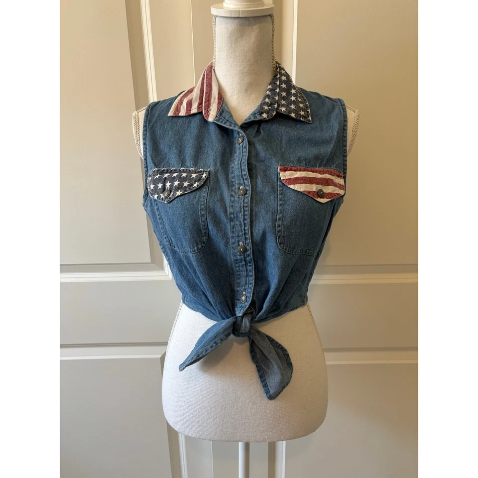 Camiseta sin mangas recortada delantera con botones cambray vintage Foto 1 de 4