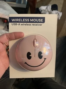 Bullseye's Smile Light Pink Vivitar Wireless Computer Mouse NEW - Picture 1 of 3