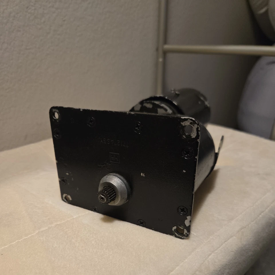 2380066-80 Gates LearJet Auto Pilot Servo Assembly (28V) - Image 1 of 3