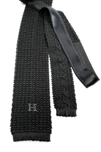 Corbata tejida de seda negra vintage Hermes para hombre - Imagen 1 de 13
