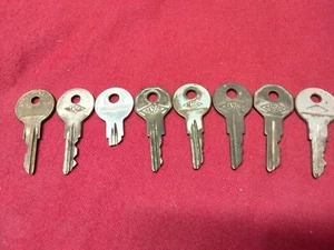 Posten 7-1/2 Vintage Briggs & Stratton Auto/Bauernhof Schlüssel ** - Bild 1 von 12