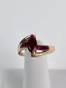 Anillo Rubí 0,5 quilates Corte Marquesa Oro Amarillo 10k Firmado LGL Talla 9,5 Acento Baguette - Imagen 1 de 20