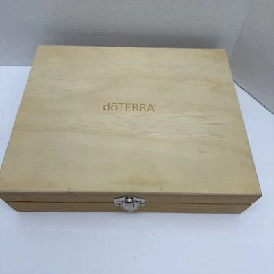 doTERRA 木制精油存储盒 - 可容纳 74 种油 - 14 英寸 x 11 x 3.5 — 第 1/4 张图片