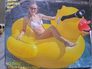 NUEVO Inflable Gigante Montar Derby Pato Flotador Piscina Playa Salón Agua - Imagen 1 de 3