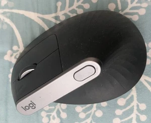 Logitech MX Vertical Advanced Ergonomic Wireless Mouse - Photo 1/5